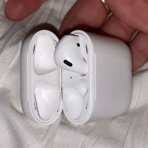 Apple Airpods Generation 1 MISSING LEFT AIRPOD